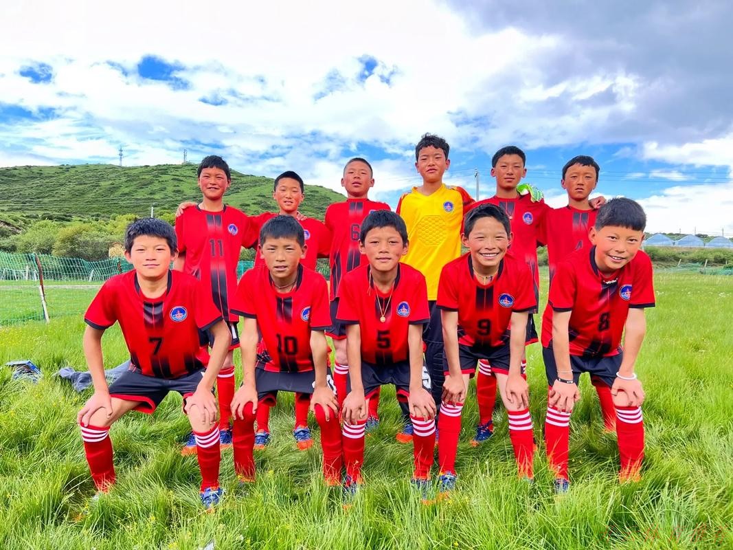 开云体育：足球支教 为大山里的孩子插上梦的翅膀