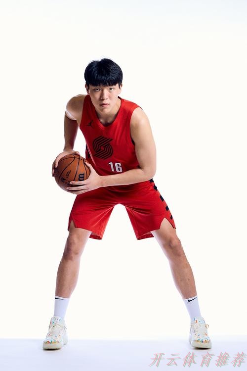 开云体育下载中心：杨瀚森连续3场未出场，开拓者主帅谈培养计划：也许会去发展联盟，我不想把他放到火上烤