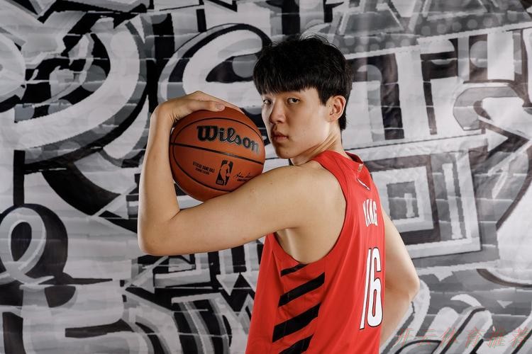 开云体育下载中心：杨瀚森连续3场未出场，开拓者主帅谈培养计划：也许会去发展联盟，我不想把他放到火上烤