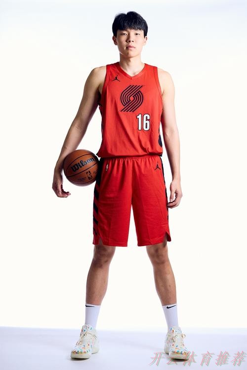 开云体育下载中心：杨瀚森连续3场未出场，开拓者主帅谈培养计划：也许会去发展联盟，我不想把他放到火上烤